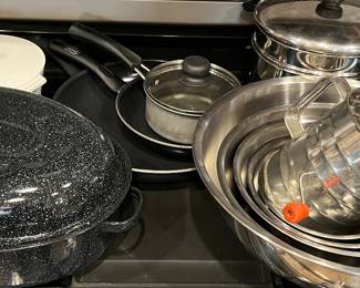 Enamel Roaster, Stainless Mixing Bowls, Spice Rack