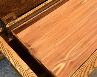 Cedar Chest w Removable Tray