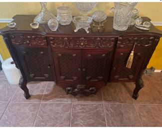 Mahogany Ornate Buffet
$500
*Must provide own transportation and be able to move purchased item. 