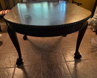 Mahogany Dining Room Table

$315.00