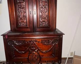 Mahogany Ornate Hutch w/Drawer