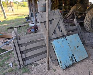 This is wooden Panels that go in back of truck for carrying small animals in.