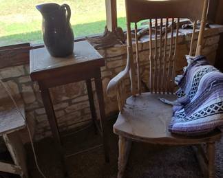 Farmhouse Rocker - Side Table 
