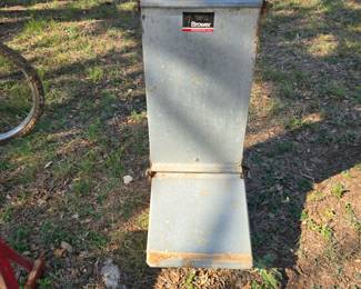 Automatic Pig Feeder