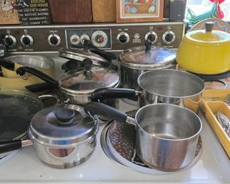 Kitchen Pots - Fondou Pot