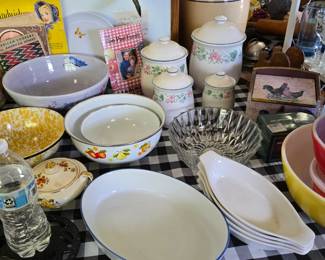 Kitchen Bowls - Canisters - Misc