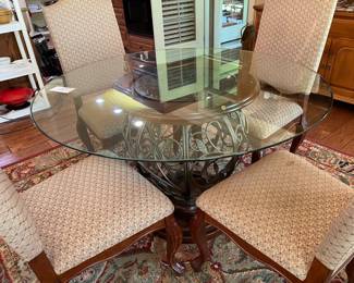 round glass table w/4 chairs