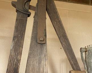 Primitive Wagon Jacks