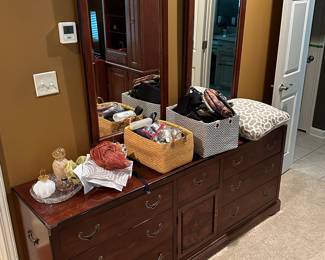 National Mt. Airey dresser with mirrors