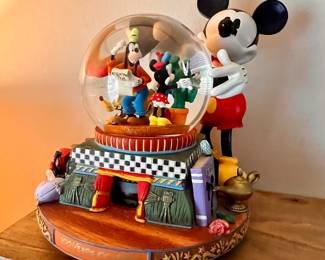 Mickey Mouse snow globe 