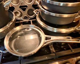 Like new Calphalon cookware