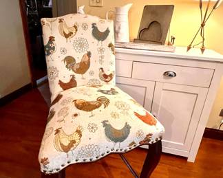 Kitchen table and 4 matching Chairs upholstered with chicken pattern 