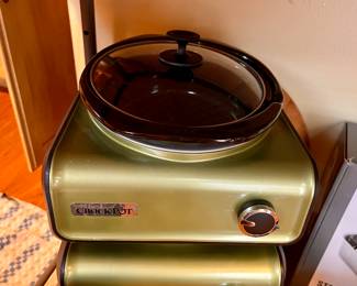 2 of 3 Like new - Crock-Pots 
