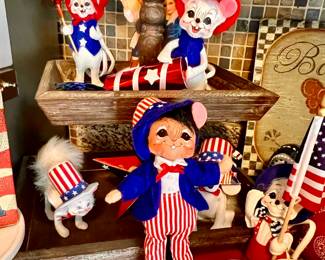 Lots of Annalee 4th of July mice 