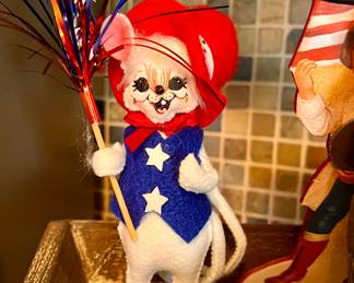 Lots of Annalee 4th of July mice 