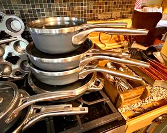 Like new Calphalon cookware