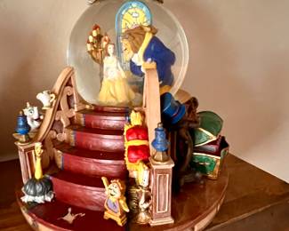 Beautie and the Beast snow globe 