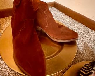 Steve Madden suede boots 