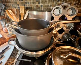 Like new Calphalon cookware