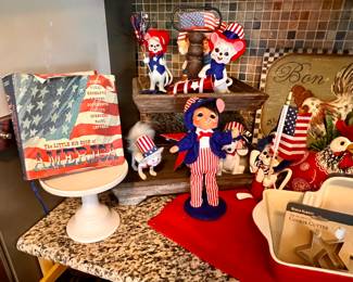 Lots of Annalee 4th of July mice 