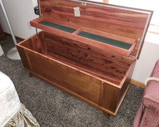 Lane cedar chest