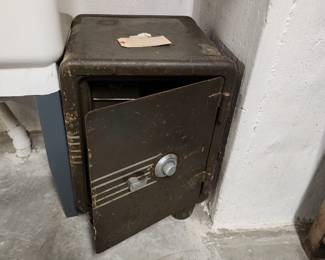 Vintage safe with combo