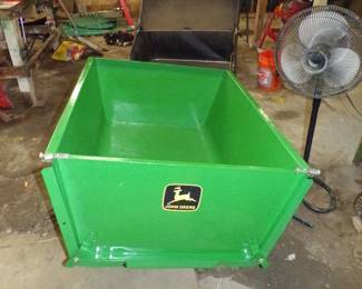 John Deere Lawn Cart