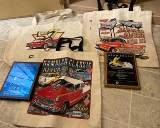 #50120 • Plaques and 4 Classic Car Reusable Bags
