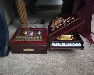 #60558 • (2) Music Boxes
