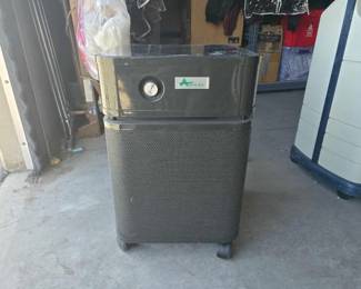 #12200 • Austin Air Healthmate Air Purifier
