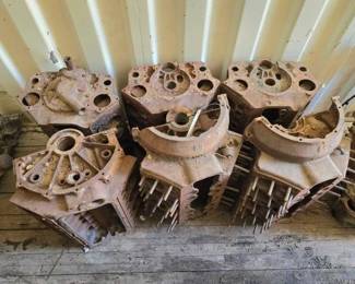 #2528 • 6 Incomplete Classic Car Motors
