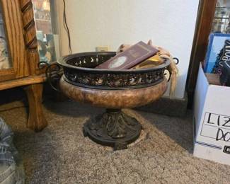 #60602 • Decorative Bowl and Thomas Kinkade Holy Bible
