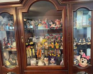 #60086 • 3 Shelves of Disney Characters
