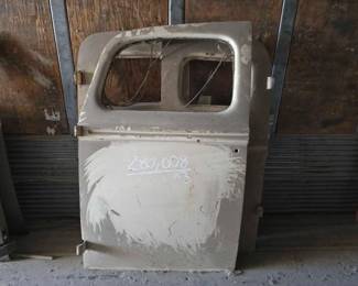 #2808 • 3 Classics Car Doors
