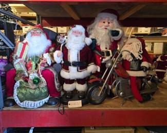 #20630 • 4 Santa Figurines
