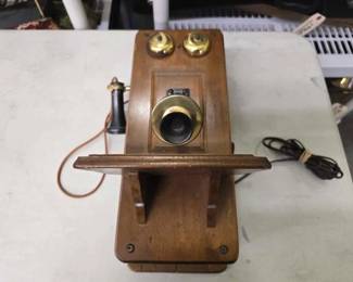 #1976 • "The Country Belle" Vintage Telephone Radio
