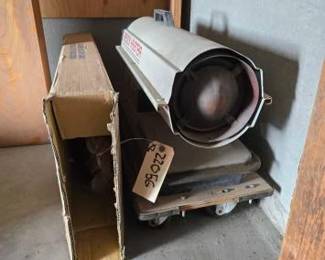 #22056 • Box of Fender Skirts,Reddy Heater
