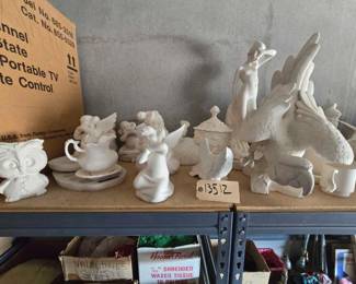 #13512 • Ceramic Porcelain Figurines.
