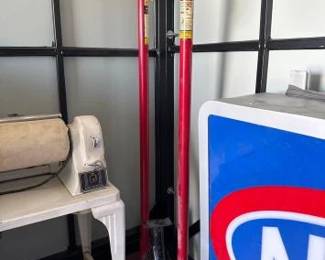 #24614 • (2) 5’ Tall Operated high stands & (1) Jackstand
