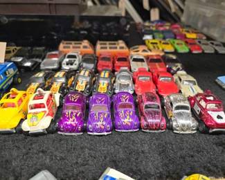 #10712 • (27) Vintage Hot Wheels
