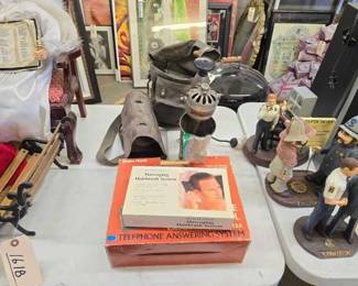 #1620 • Massaging Hairbrush, Remote Control DuōFone TAD-112A, Vintage...
