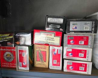 #12002 • 12 Empty Model Boxes
