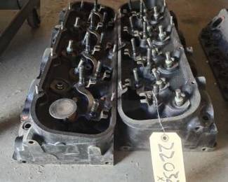 #22032 • 2 Engine heads
