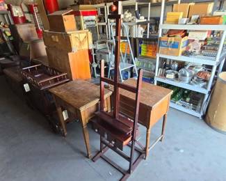 #13610 • Wooden Art Easel
