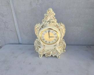 #13048 • Vintage Self-Starting Clock
