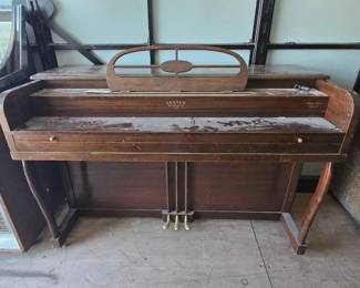 #24002 • Lester Philladelphia U.S.A Piano
