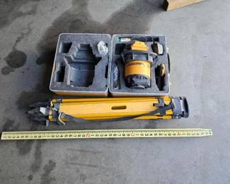 #22002 • LaserLane spectra-Physics, Tripod and Leveling Roller
