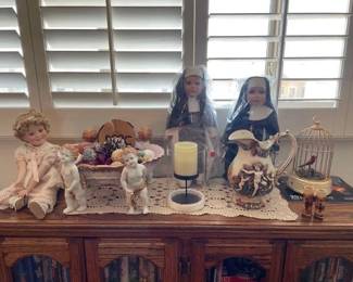 #60096 • Porcelain Pitcher Porcelain Doll Nuns Musical Bird Cage
