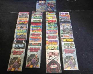 #10464 • (42) DC Comic Books
