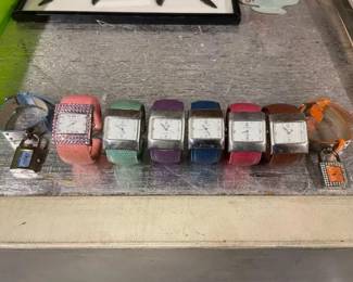 #20710 • 8 Geneva Watches
